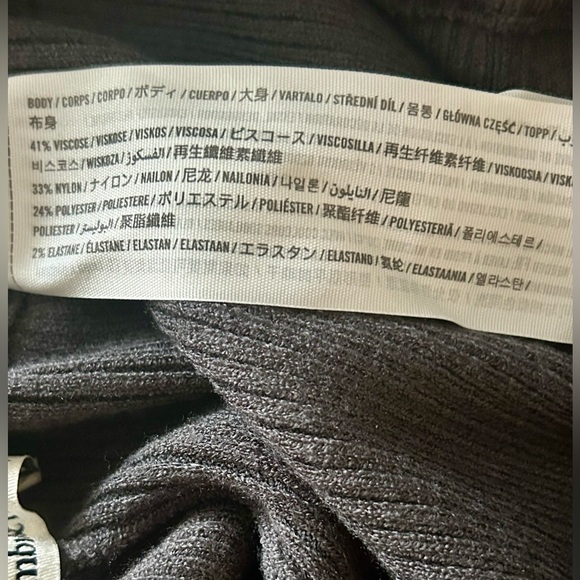 Abercrombie Women’s charcoal sweater pants - Picture 5 of 5